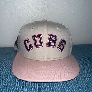 New Era Chicago Cubs Gray and Pink Hat | Size 7